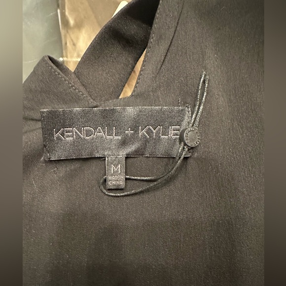 KENDALL + KYLE BLACK MINI DRESS - Picture 6 of 7
